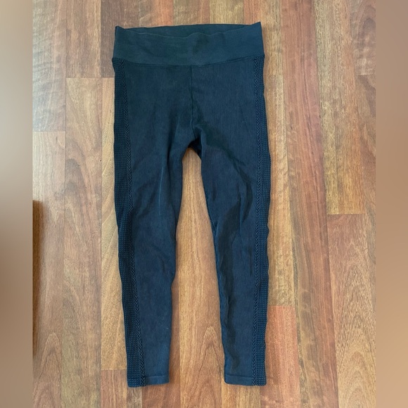 Offline by Aerie seamless ribbed stretch leggings - Picture 3 of 6
